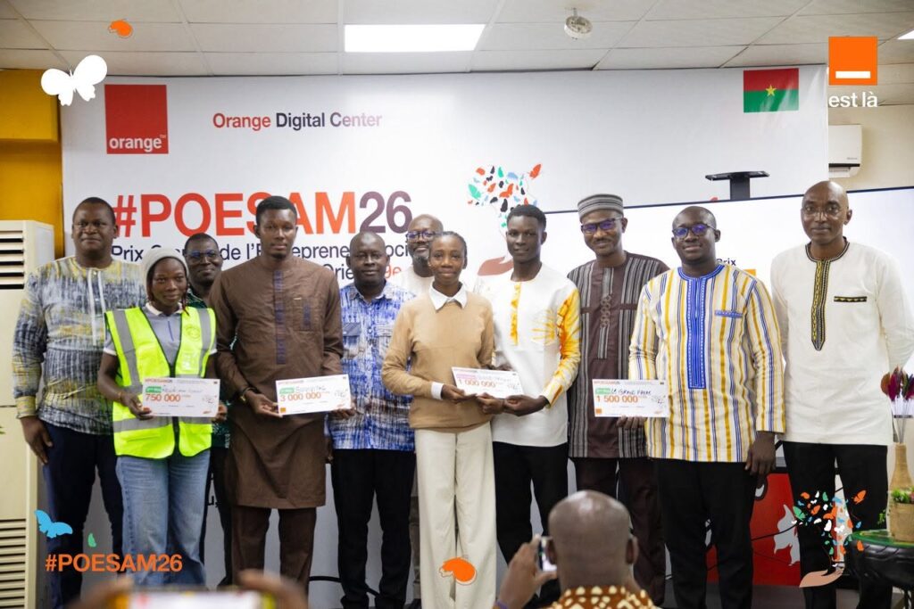 Les lauréats de la phase nationale du POESAM 2026 à l’Orange Digital Center de Ouagadougou.