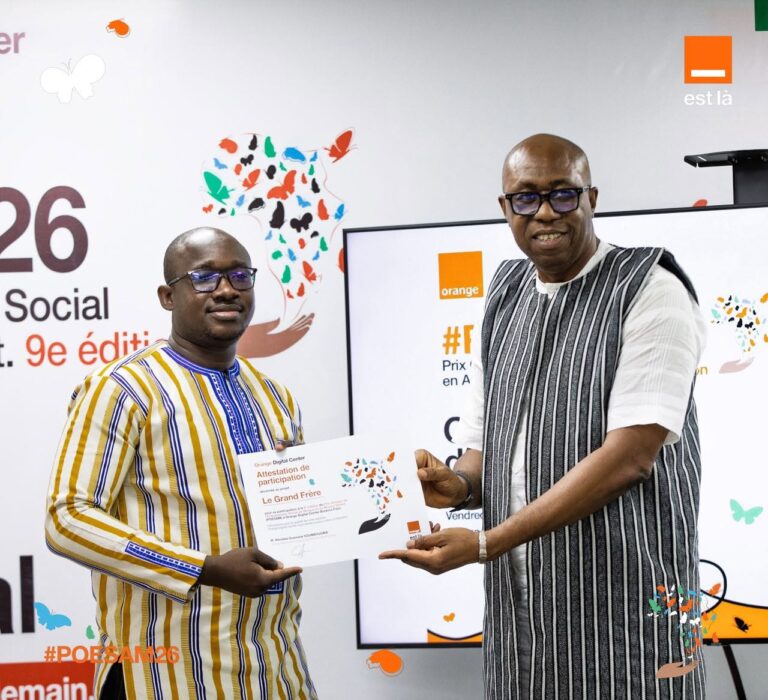 Josias Diendéré reçoit le 2e prix de la phase nationale du POESAM 2026 au Burkina Faso.